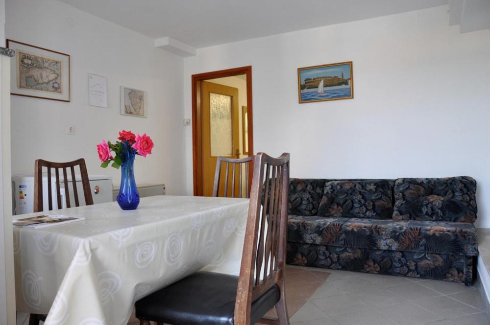 Apartment Bilic Pula Bilik gambar
