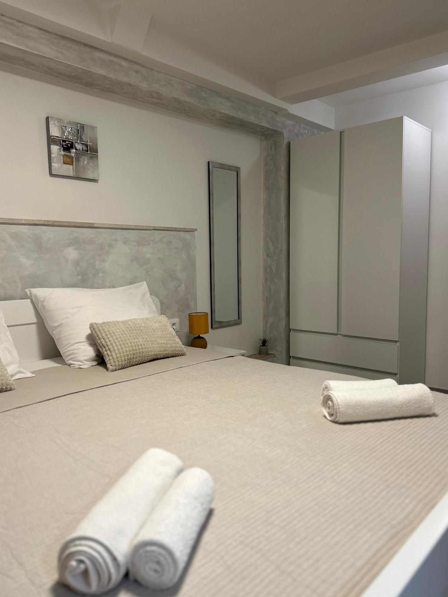 Apartment Bilic Pula Luaran gambar